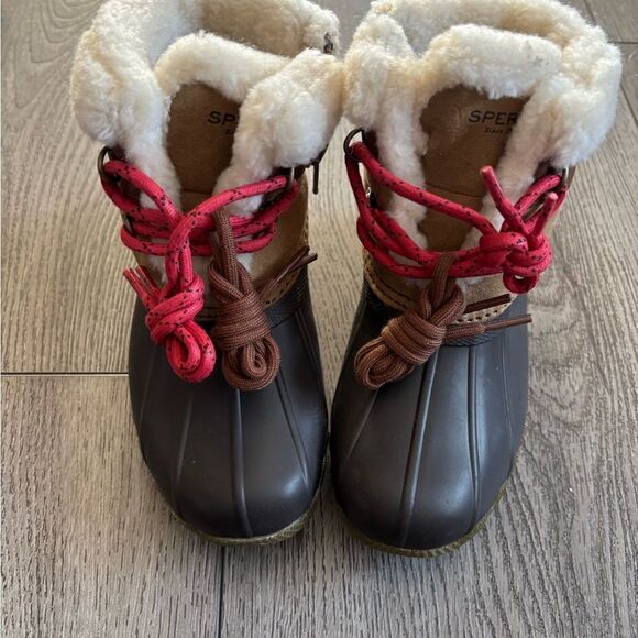 Sperry Brown Boots with Pink Laces - Picture 1 of 6